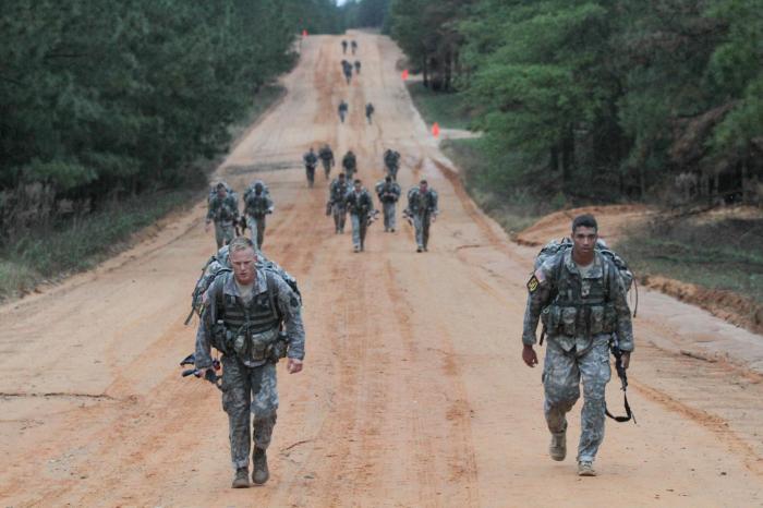 us-army-ranger-loaded-march-2